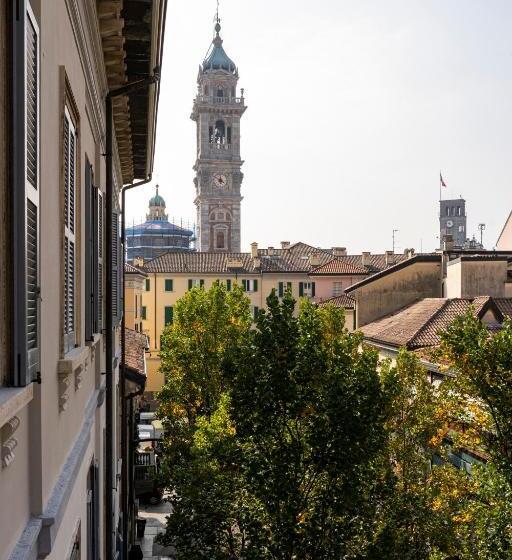 پانسیون Varese Suites