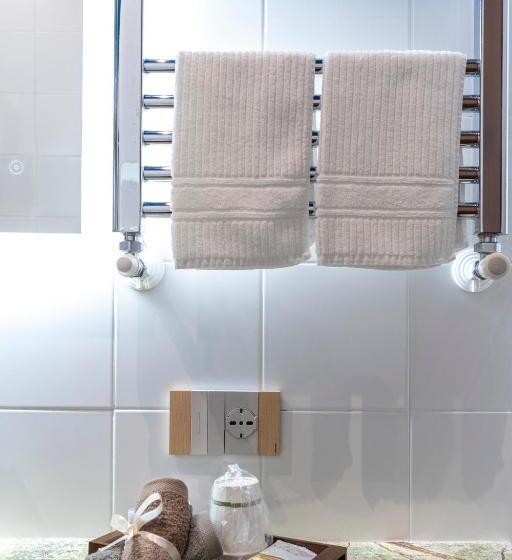 پانسیون Varese Suites