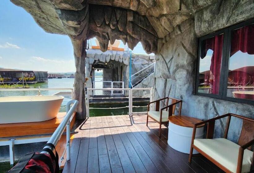 リゾートホテル บ้านไร่ วรรณ วาลย์ รีสอร์ท