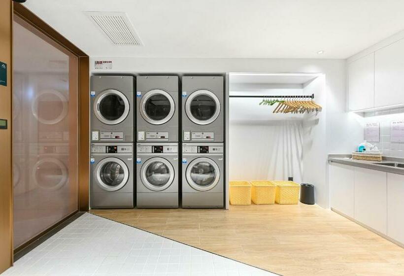 Atour Hotel Luliang Central Park