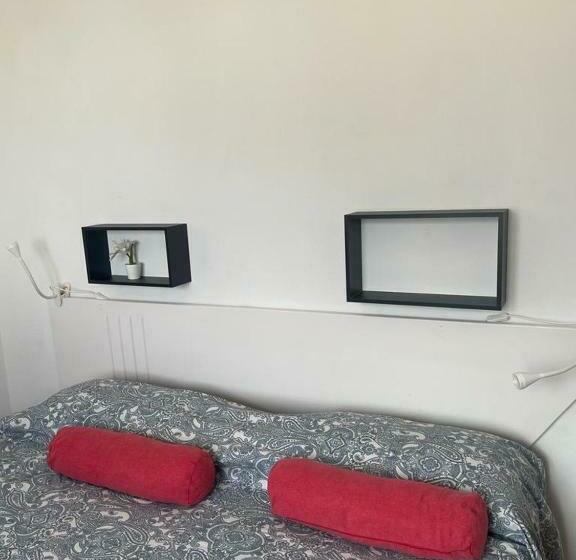 مبيت وإفطار Casa Pastri   Habitaciones En Casa Compartida