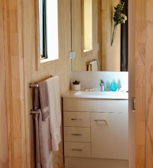 تختخواب و صبحانه Luxury Container Cabin