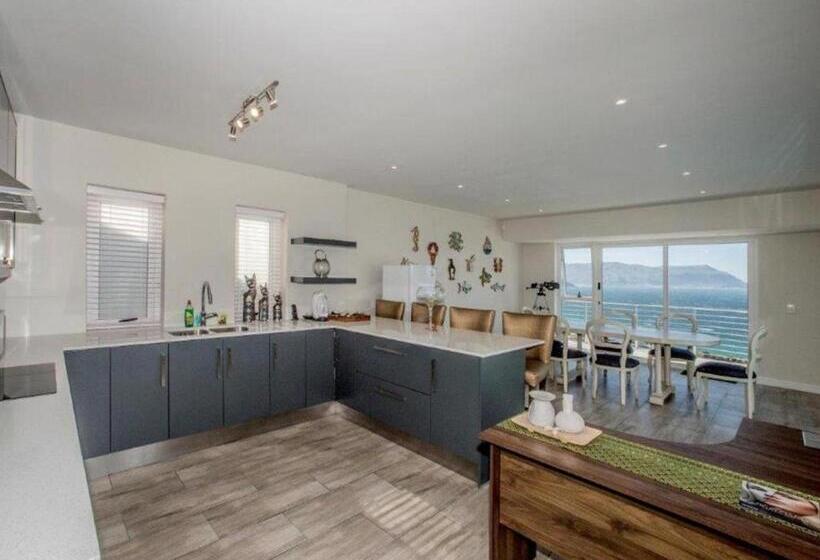 Boulders Blue Bed And Breakfast