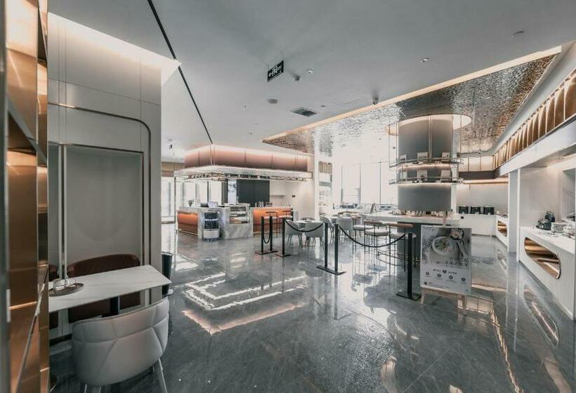 Отель Atour Light Zhengzhou West Longhai Road Subway Station