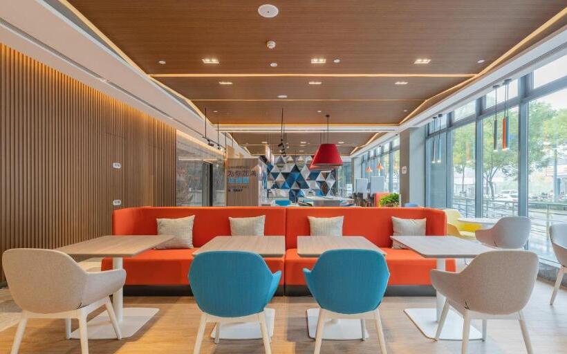 Отель Holiday Inn Express Taiyuan High Tech Zone, An Ihg