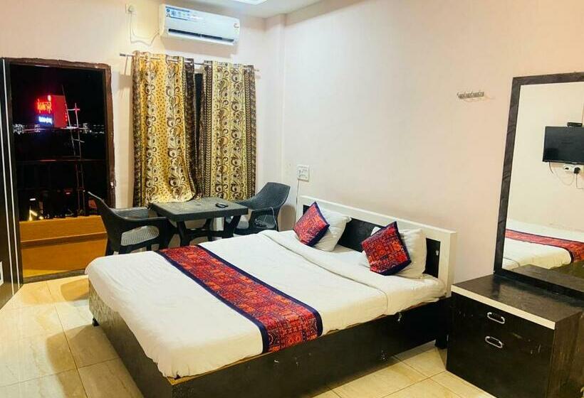 فندق Meghmalhar Lodging