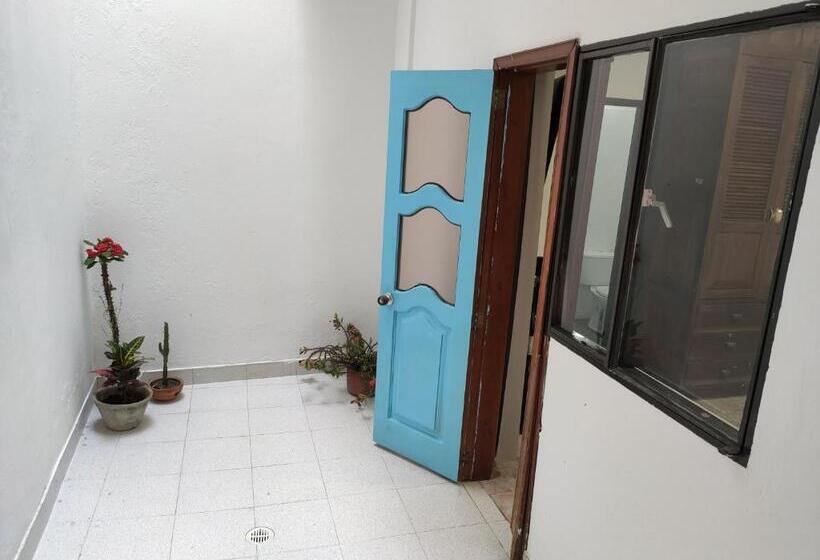 بنسيون Hostal Colors