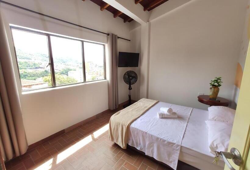 بنسيون Hostal Colors