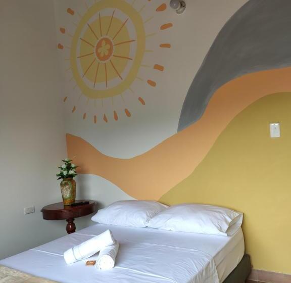 بنسيون Hostal Colors