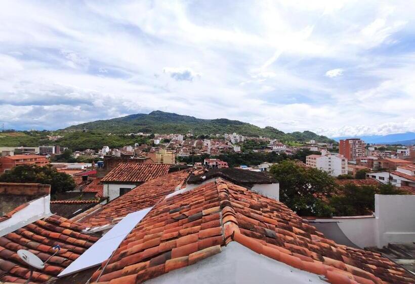 پانسیون Hostal Colors