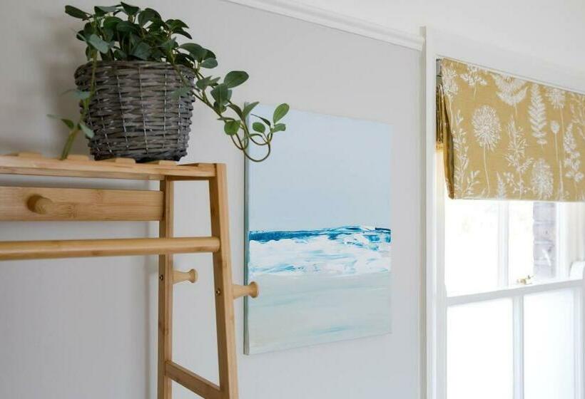 Общежитие Deluxe King Room Gastro Pub In West Wittering