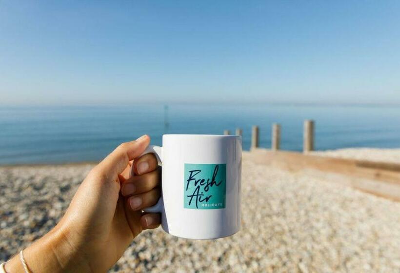 Общежитие Deluxe King Room Gastro Pub In West Wittering