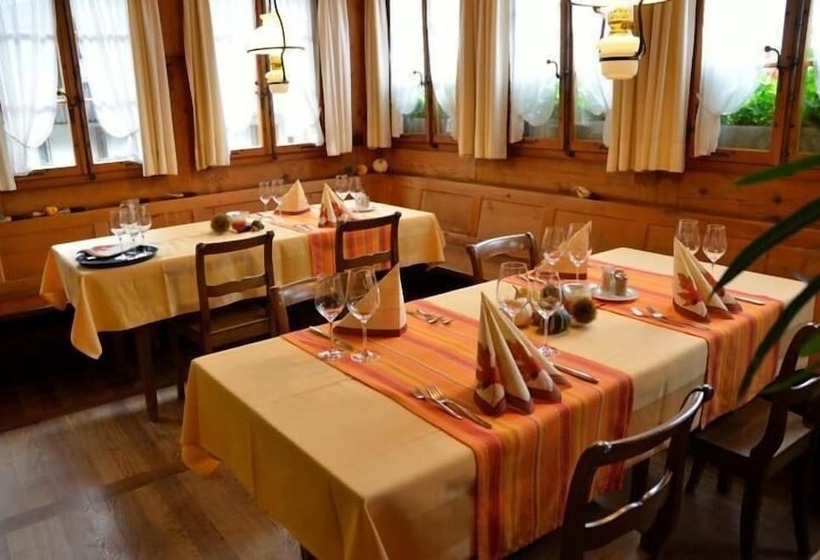 הוסטל Gasthof Kreuz Marbach