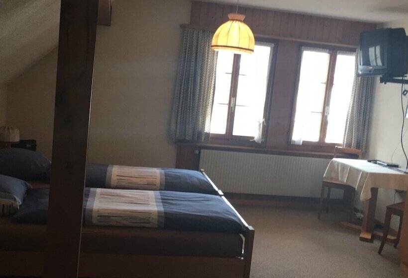 הוסטל Gasthof Kreuz Marbach