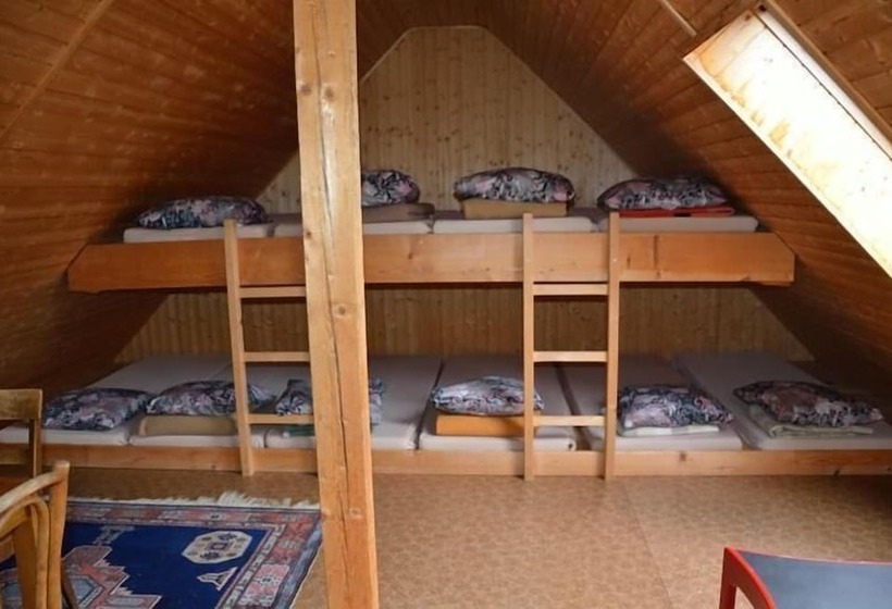 הוסטל Gasthof Kreuz Marbach