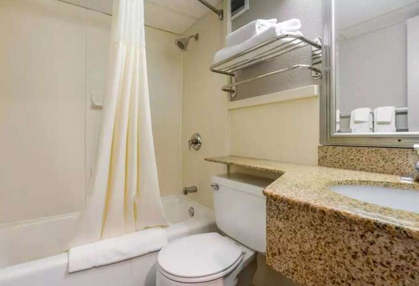 Charming Ensuite Rooms In New Cumberland