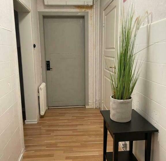 Gästis Vandrarhem I örkelljunga