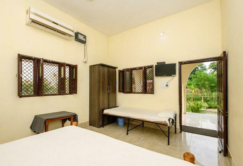 בית מלון כפרי Aryan Riverside Camp, Panna Tiger Reserve, Madla