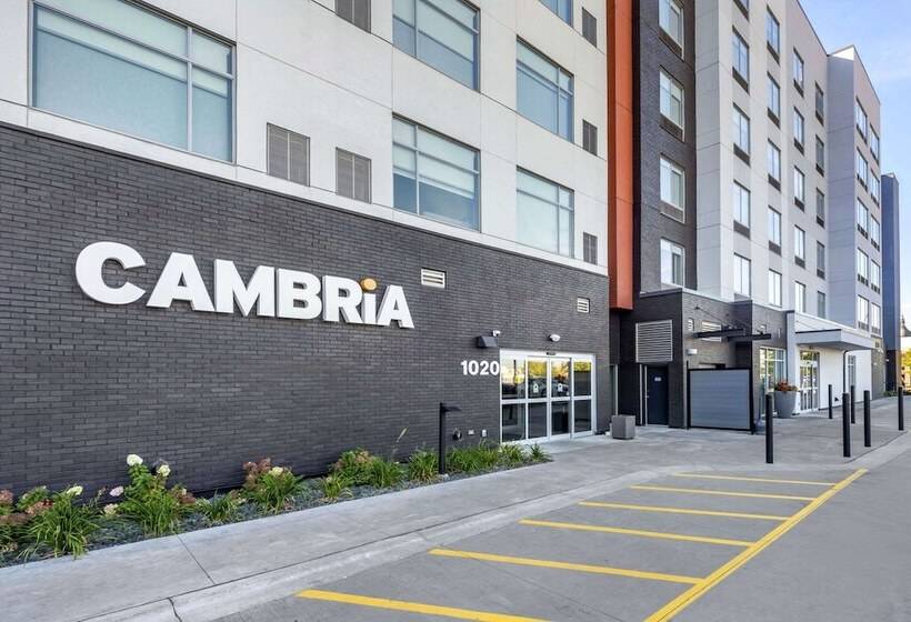 Cambria Hotel Minneapolis Downtown
