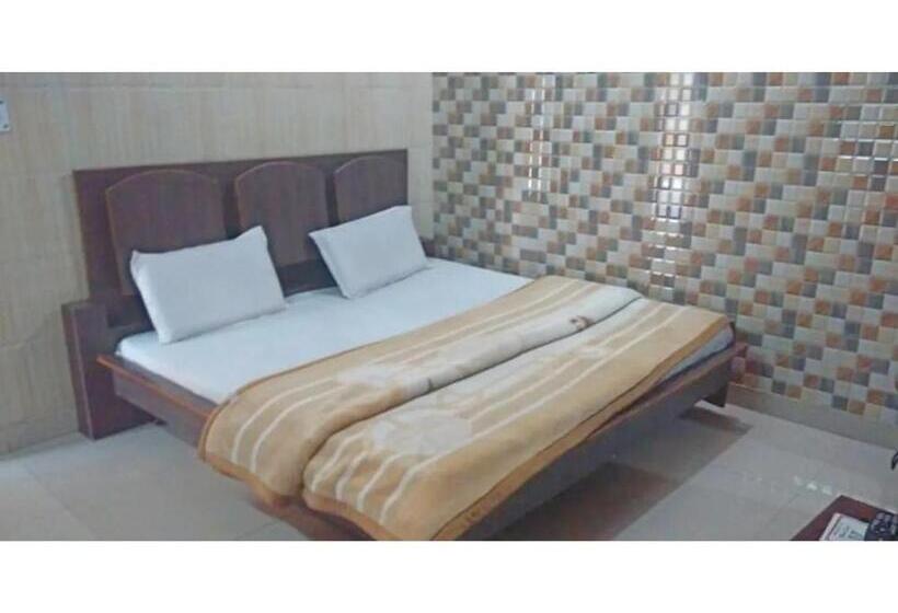 ホテル Diamond, Meerut