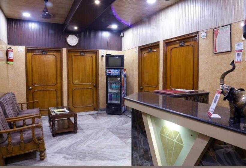 ホテル Diamond, Meerut