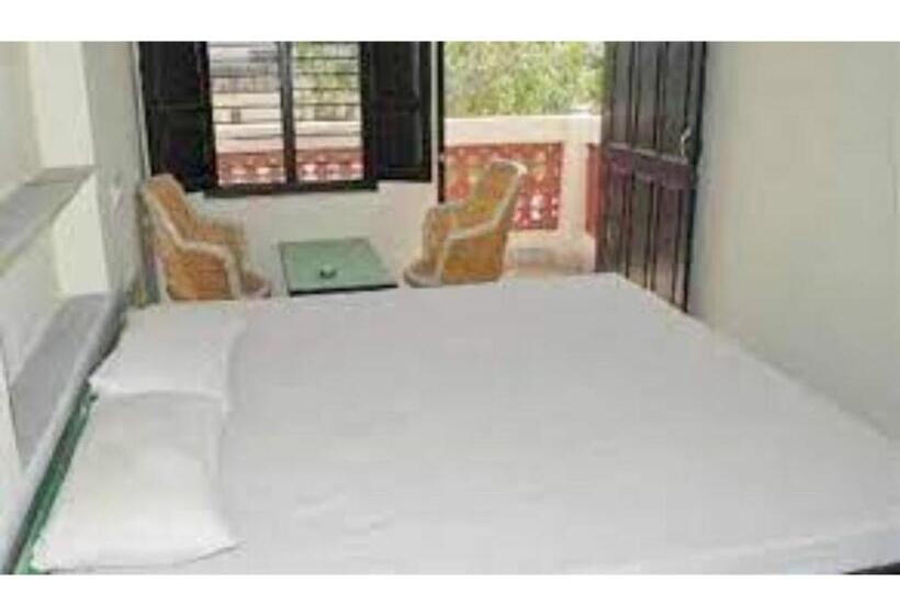 ホテル Diamond, Meerut