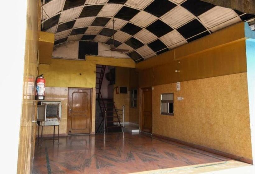 ホテル Diamond, Meerut