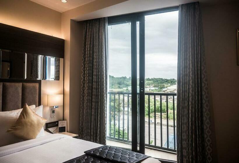 Отель Eastern Gate A Bergamont Group Of