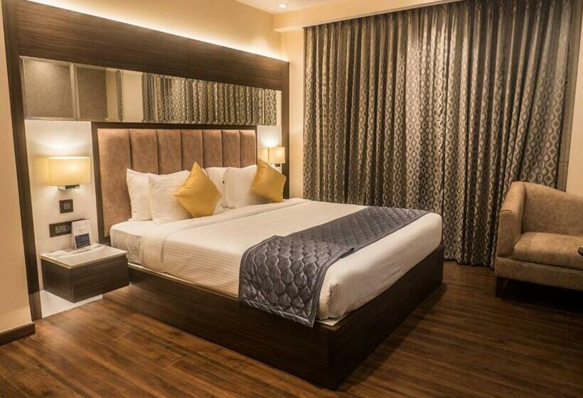 Отель Eastern Gate A Bergamont Group Of