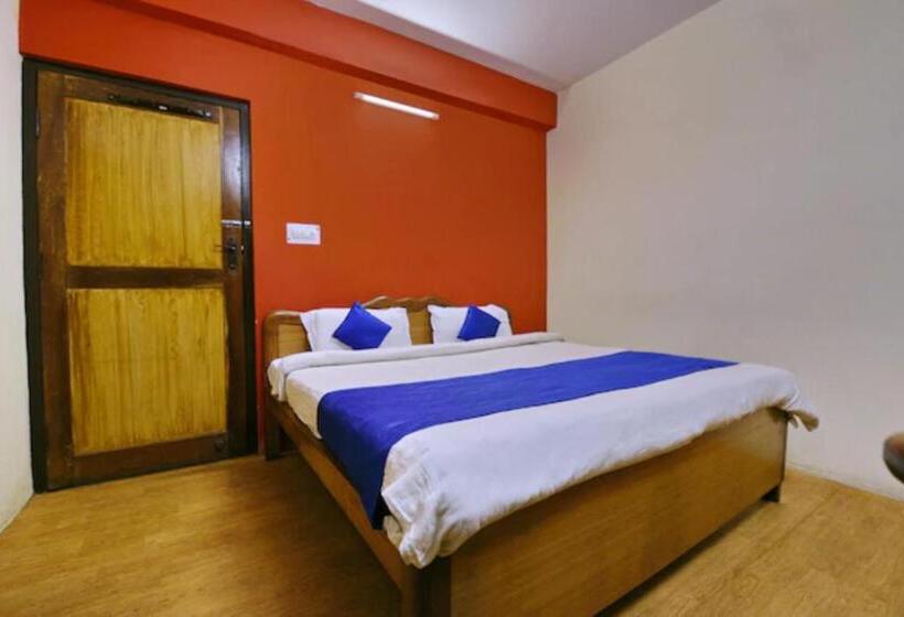 בית מלון כפרי Chinar Lake View Nainital   100 Meter From Mall Road   Hygiene, Lake View & Spacious Room