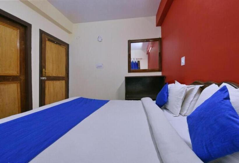 בית מלון כפרי Chinar Lake View Nainital   100 Meter From Mall Road   Hygiene, Lake View & Spacious Room