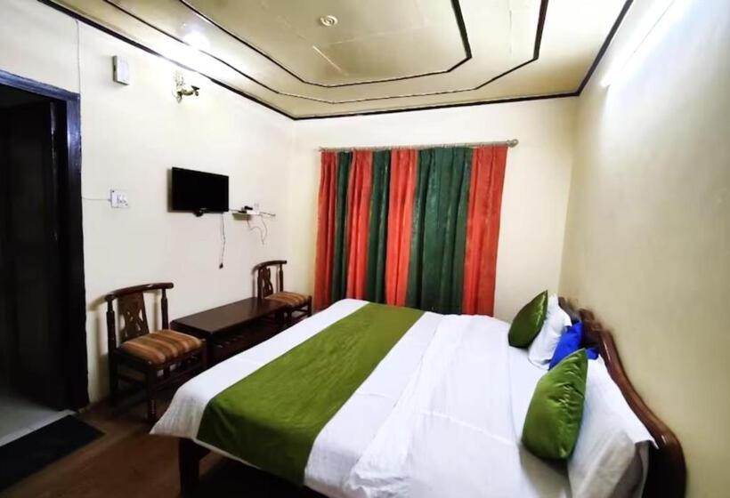 בית מלון כפרי Chinar Lake View Nainital   100 Meter From Mall Road   Hygiene, Lake View & Spacious Room