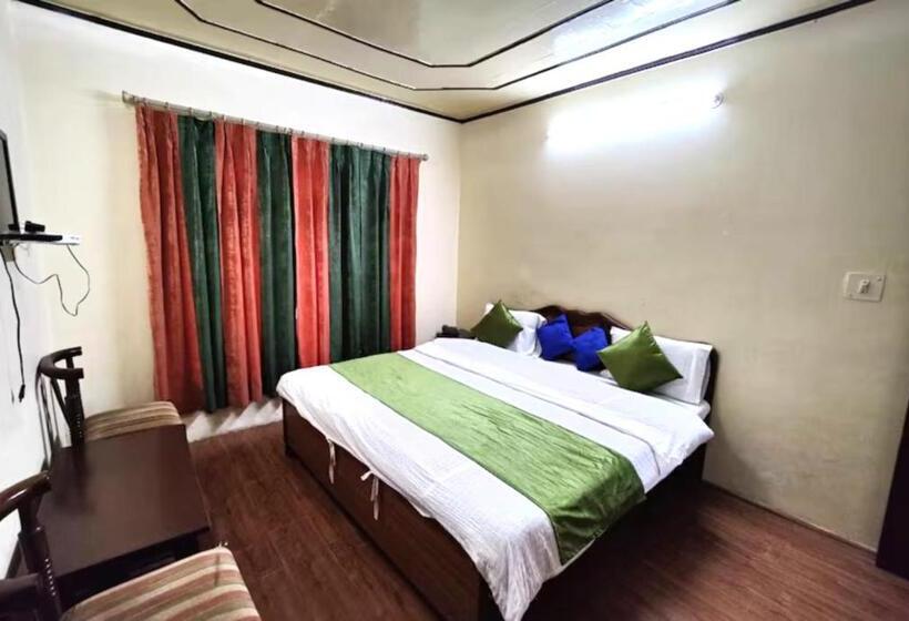 בית מלון כפרי Chinar Lake View Nainital   100 Meter From Mall Road   Hygiene, Lake View & Spacious Room