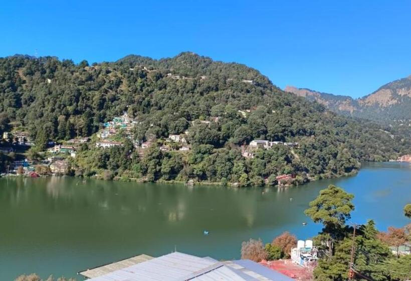 בית מלון כפרי Chinar Lake View Nainital   100 Meter From Mall Road   Hygiene, Lake View & Spacious Room