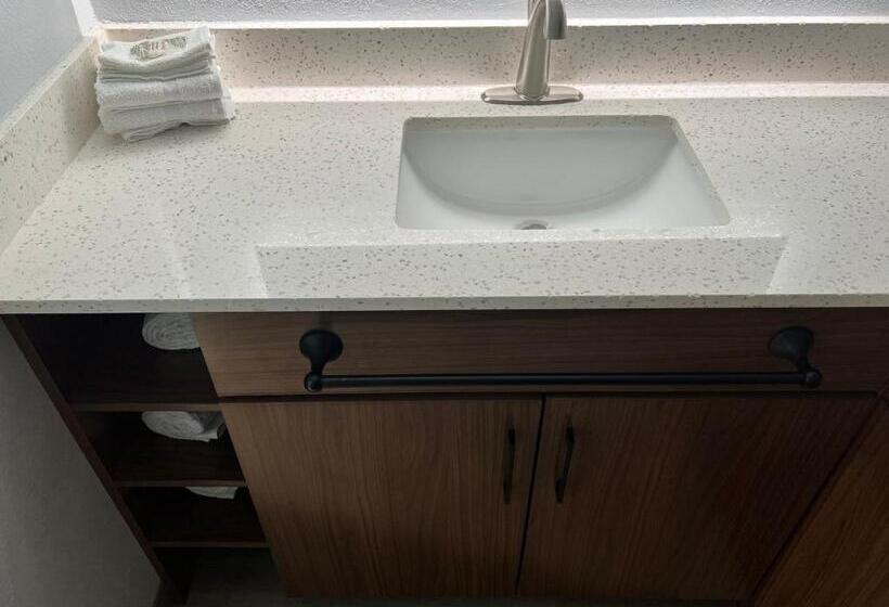 ホテル Hometowne Studios By Red Roof Georgetown, Ky