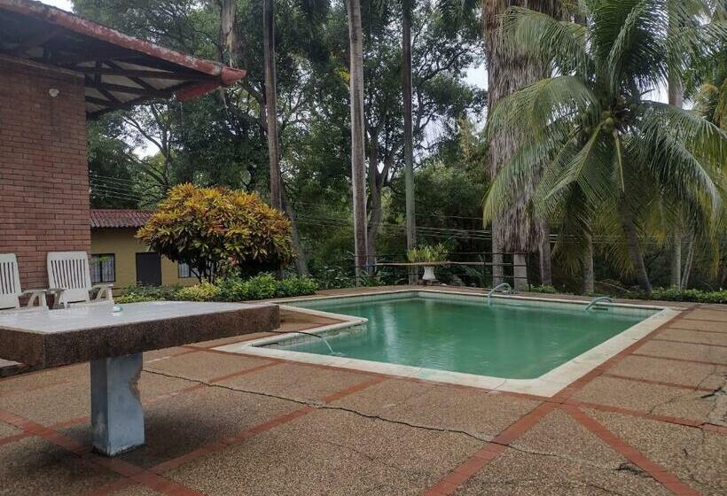 ホテル Las Brisas