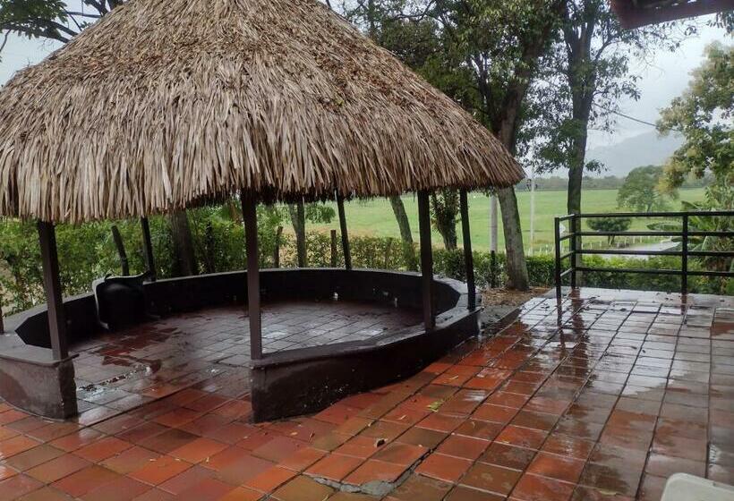 ホテル Las Brisas