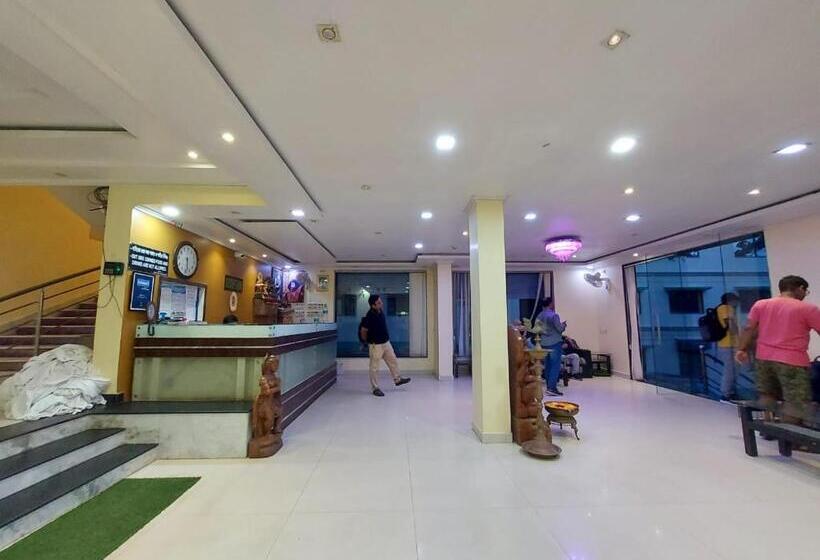 هتل Mira International