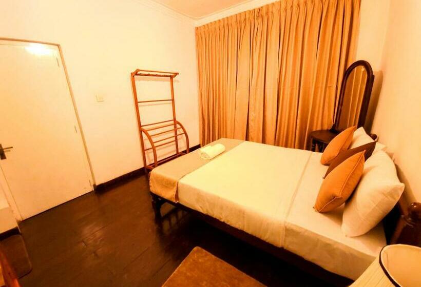 Отель Notre Dame D Arcadia