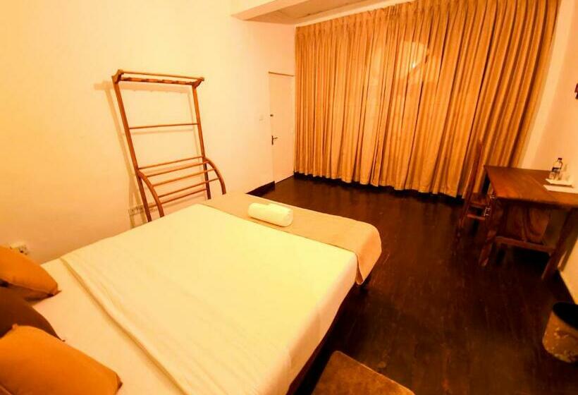 Отель Notre Dame D Arcadia