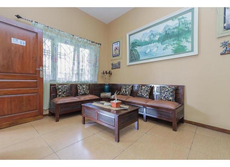 فندق Reddoorz Syariah At House Of Melati Kepanjen