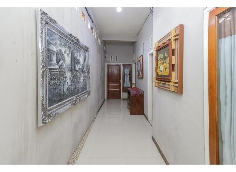 فندق Reddoorz Syariah At House Of Melati Kepanjen