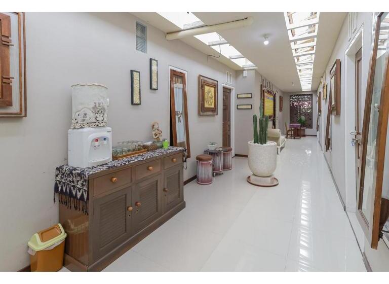 فندق Reddoorz Syariah At House Of Melati Kepanjen