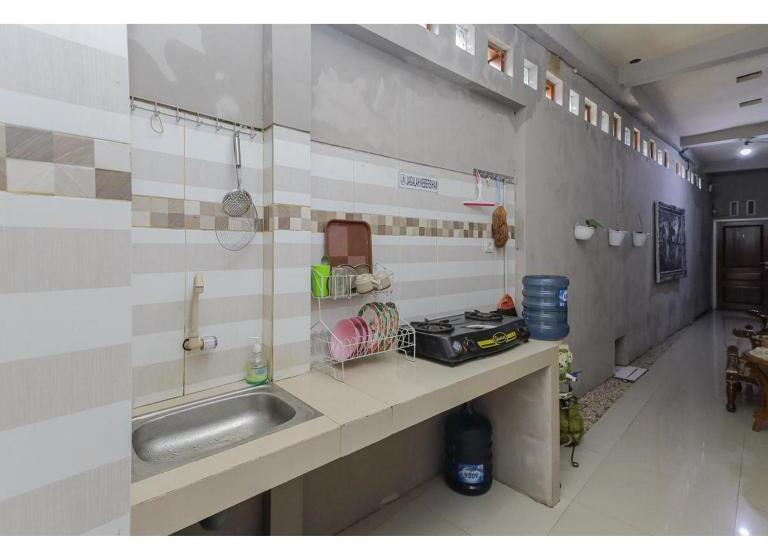 فندق Reddoorz Syariah At House Of Melati Kepanjen