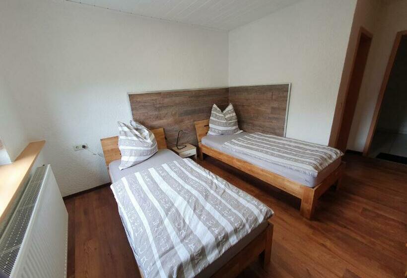 בית מלון כפרי Restaurant & Gasthaus  44 Forty Four