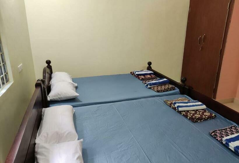 فندق Sri Sai Farm House