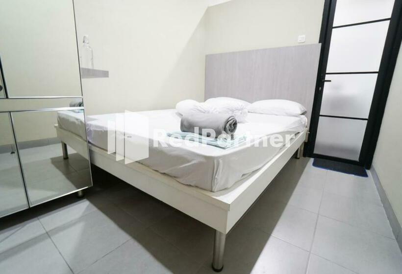 ホテル Tomang Gelong Guest House Syariah Mitra Reddoorz