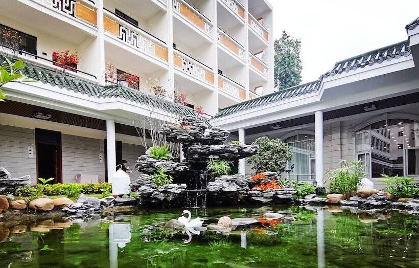 호텔 White Swan Guest House