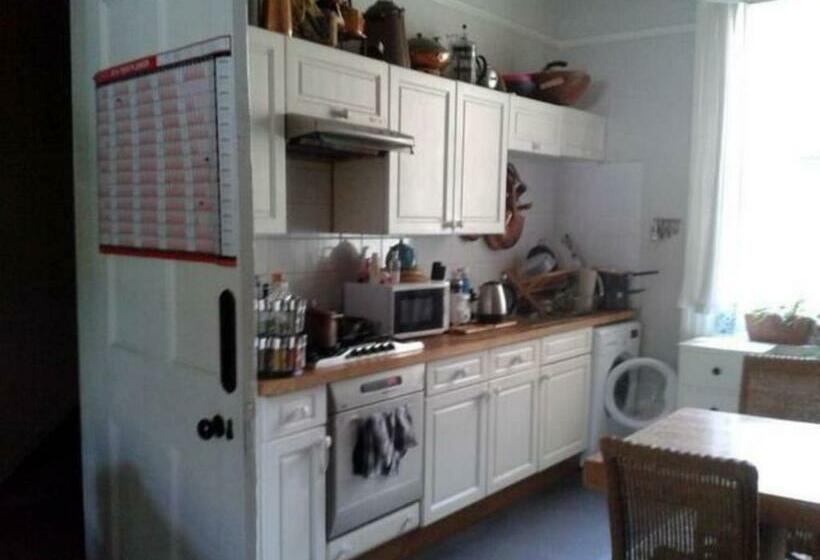 ペンション 16 Brunswick Sq