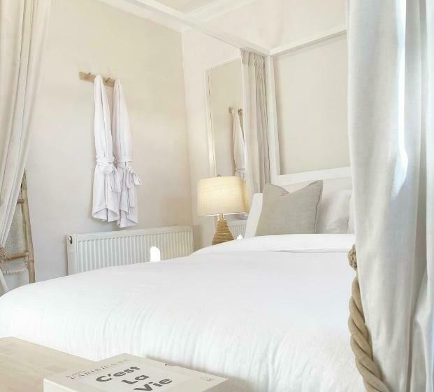 膳宿费 Queens Stay, Seaburn